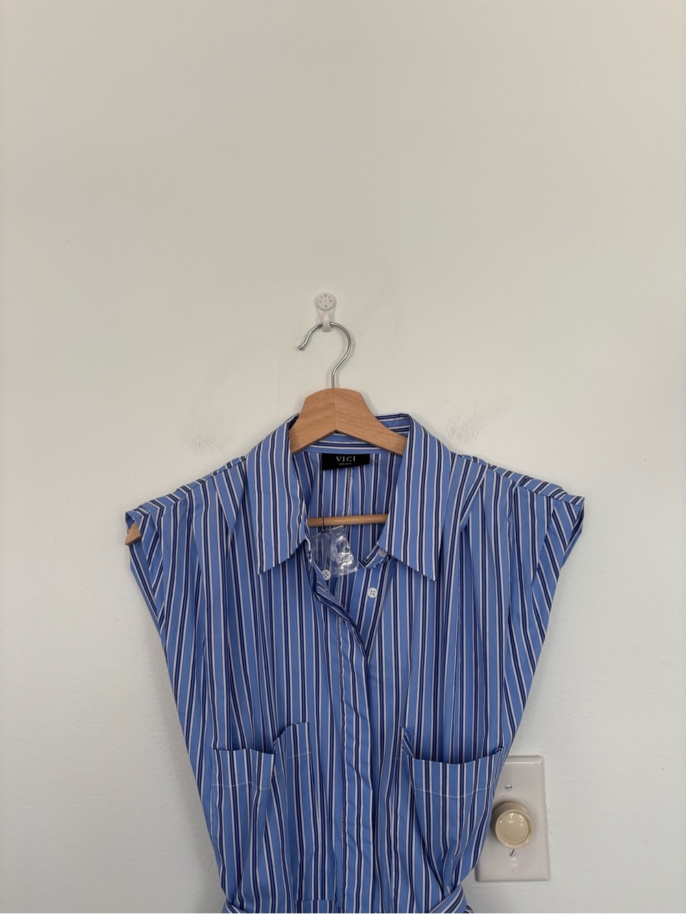 VICI || Adeline Pinstripe Tie Waist Romper Belted Poplin Striped Blue S NWOT - Picture 3 of 11